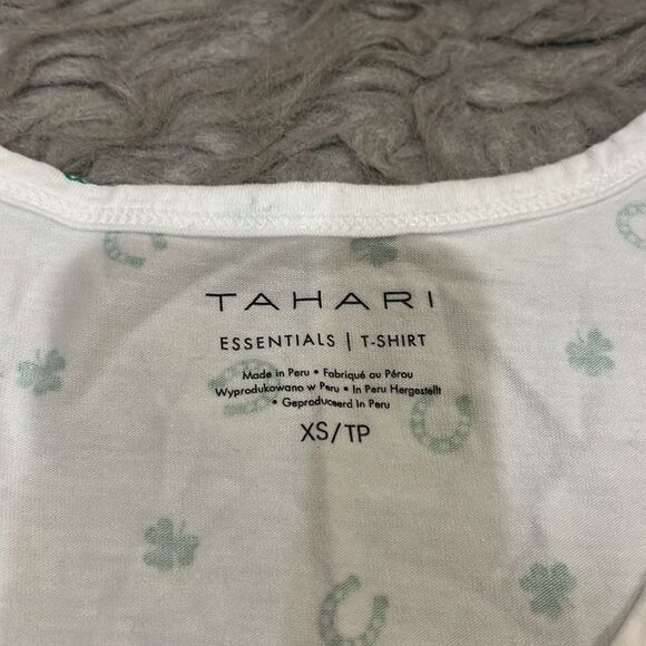 Tahari women’s white and green clover and horseshoe Pima cotton tshirt - Picture 3 of 5